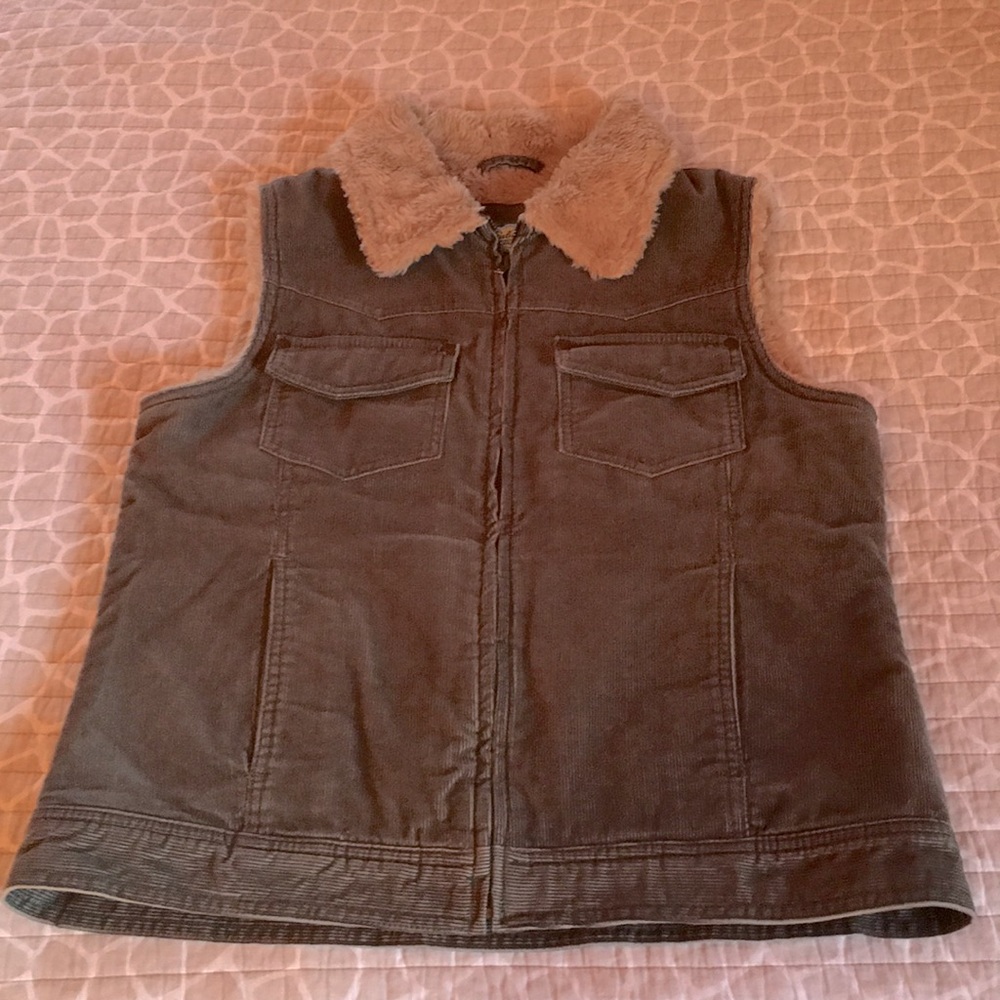 Women’s Cabela’s Vest